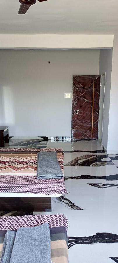 Matoshree Guesthouse Akalkot Exteriör bild
